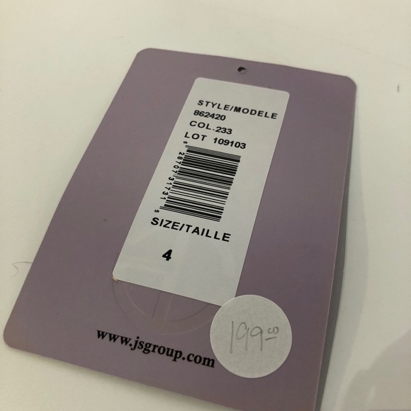 Short lace dress - Picture 9 of 9